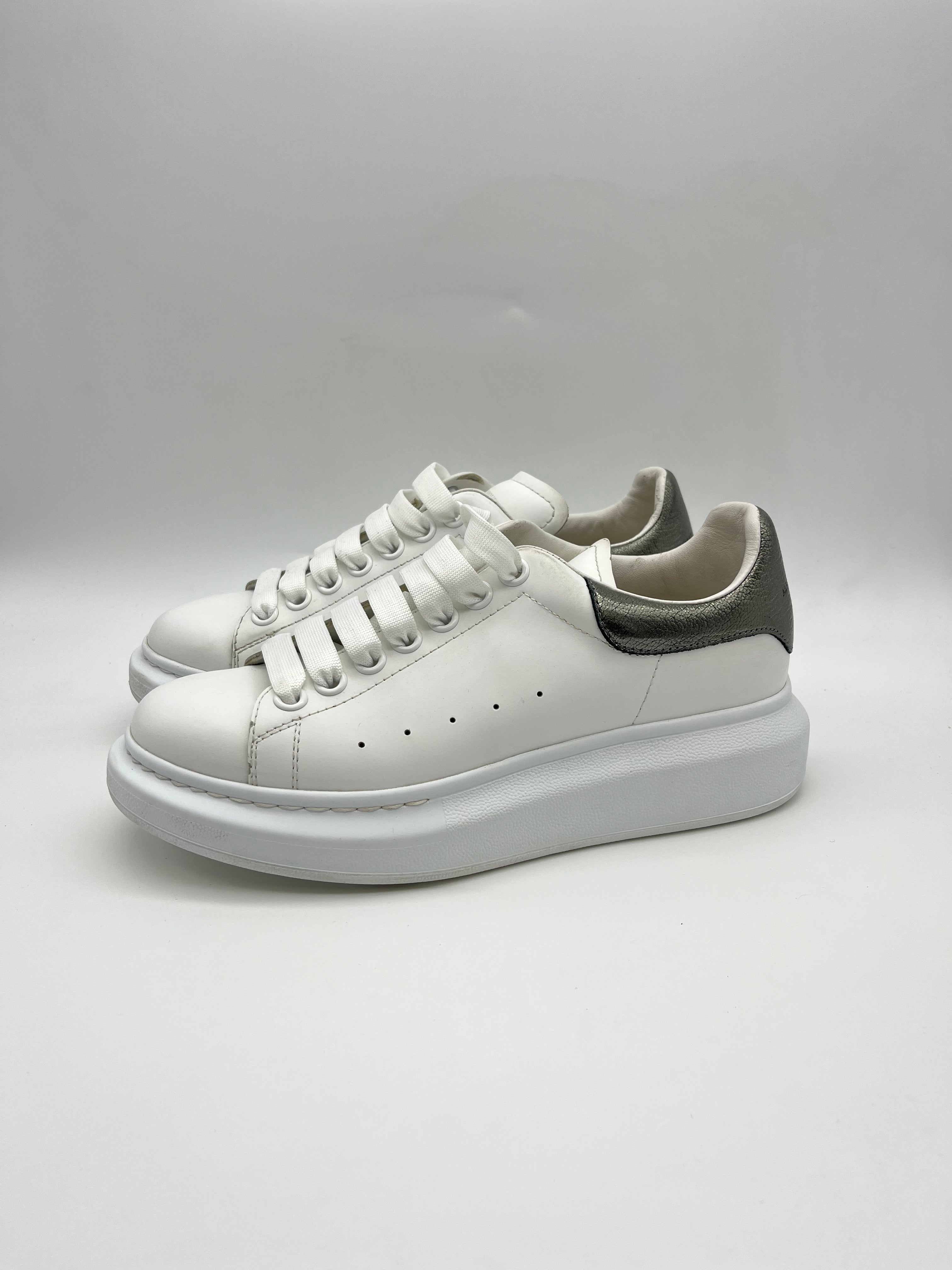 Használt - Alexander McQueen Silver (38)