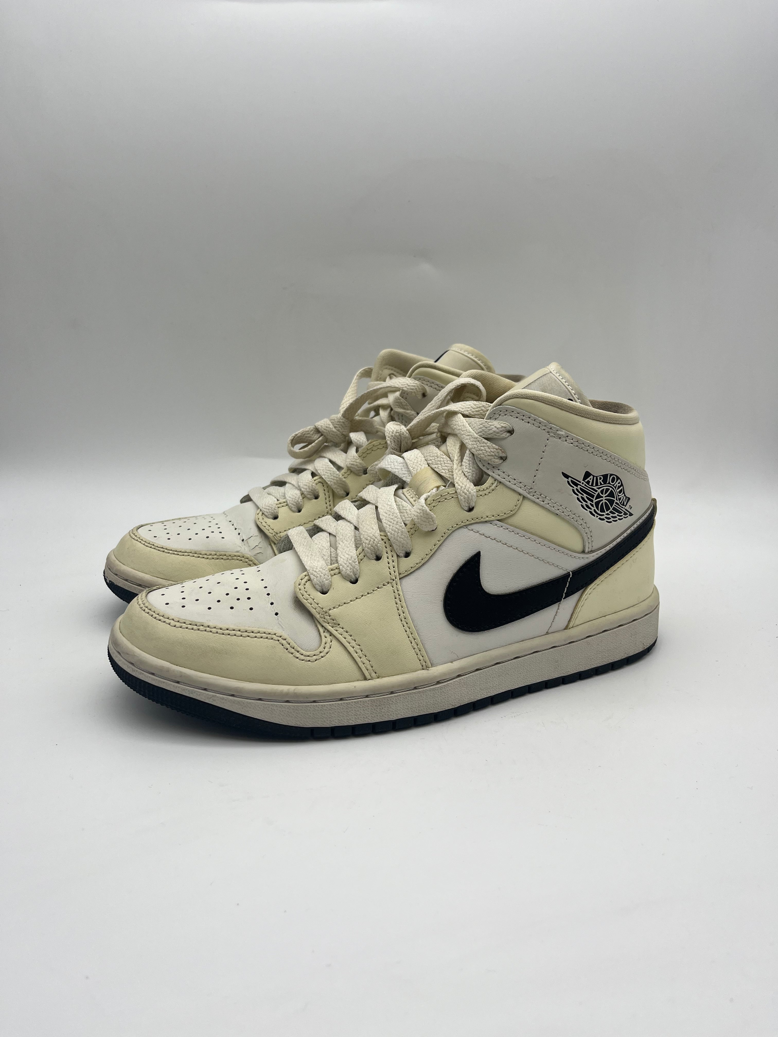 Használt - Jordan 1 Mid Coconut Milk (39)
