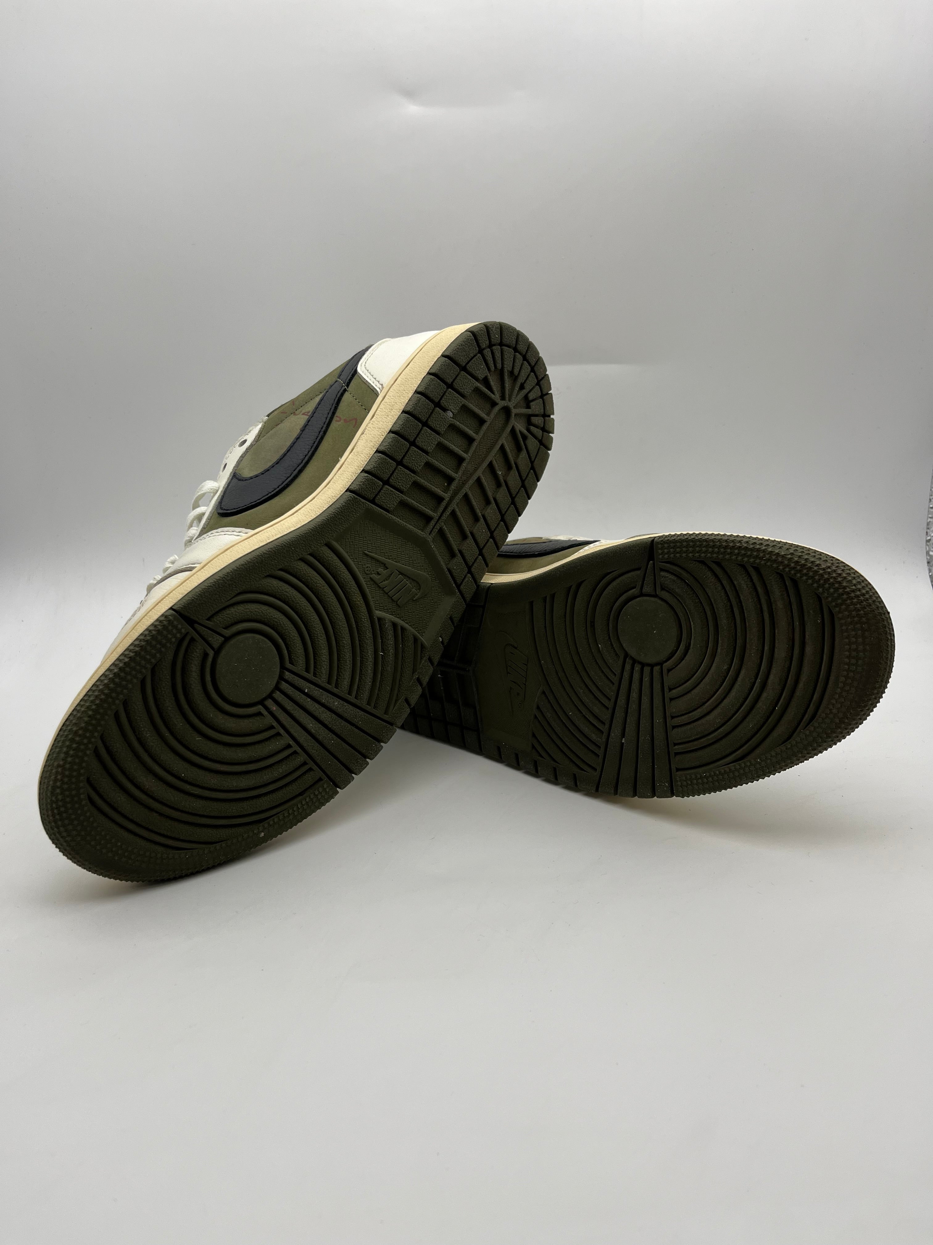 Használt - Jordan 1 Low Travis Scott Medium Olive (42)