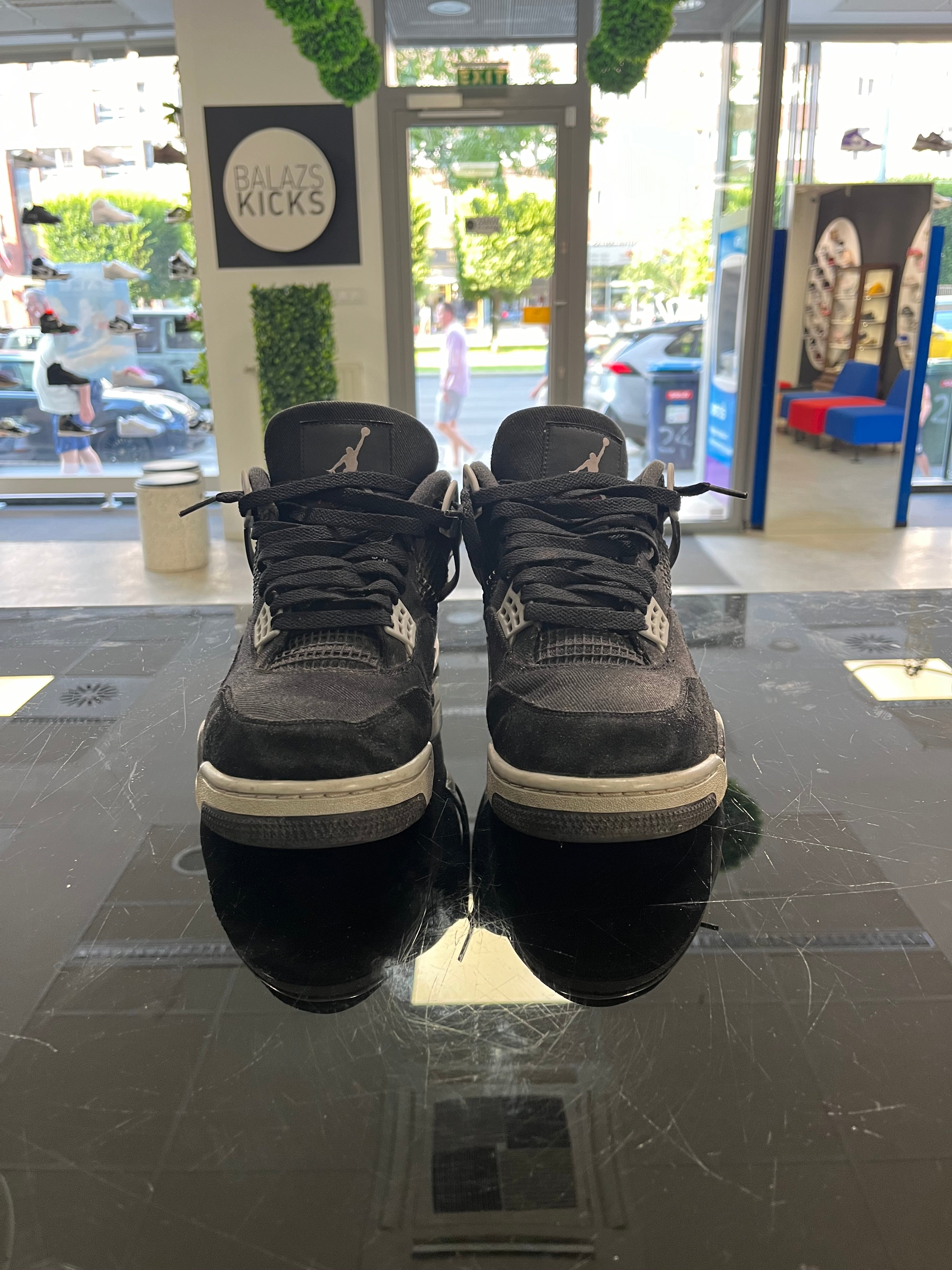 Használt - Jordan 4 Black Canvas