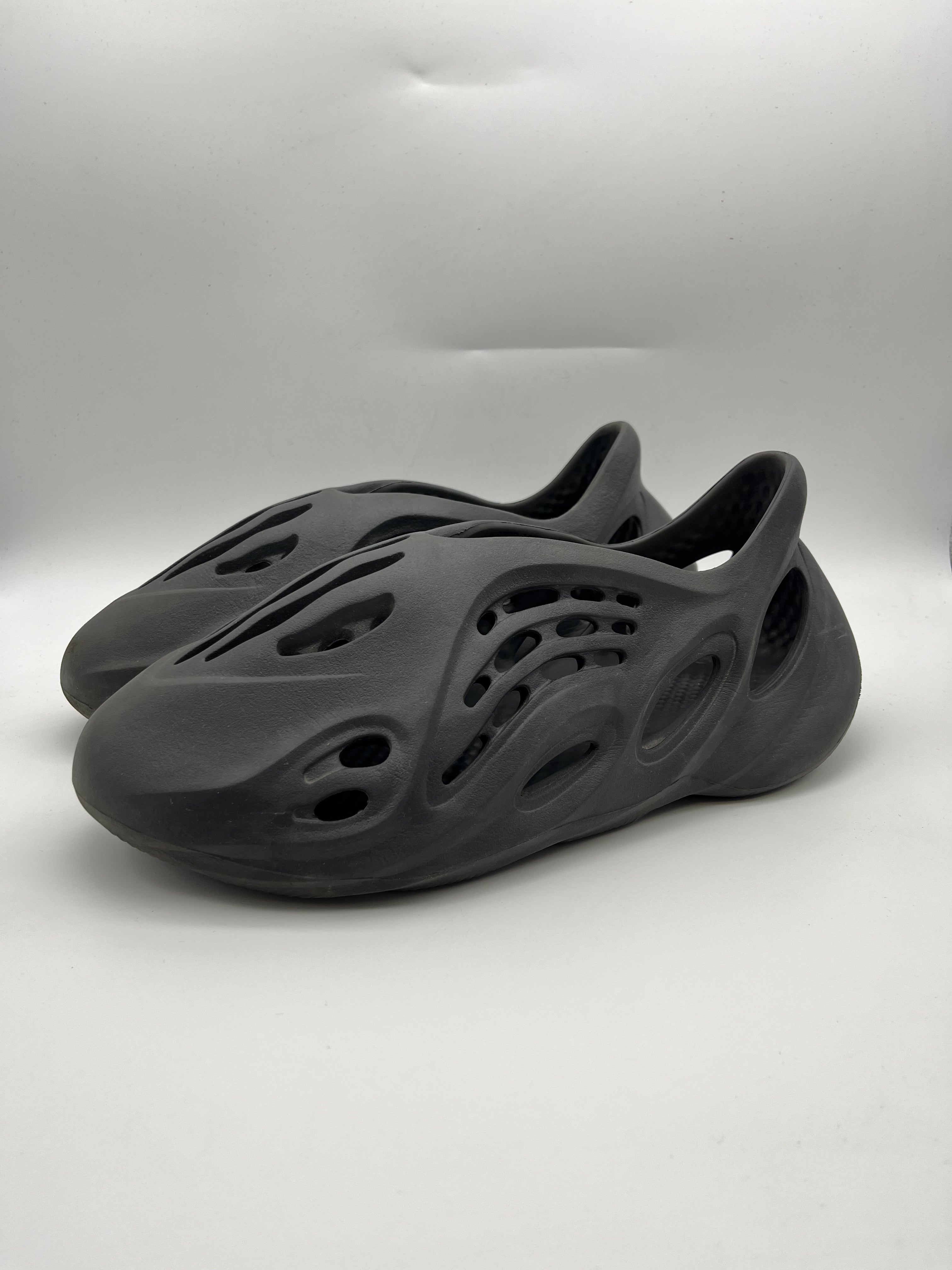 Használt - Yeezy Foam Rnnr Onyx (46)