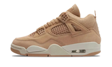 Jordan 4 Retro Cozy Girl cipő bézs velúrral és hálós részletekkel.