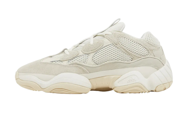 Adidas Yeezy 500 Bone White cipő hálós, szarvasbőr és bőr felsőrésszel.