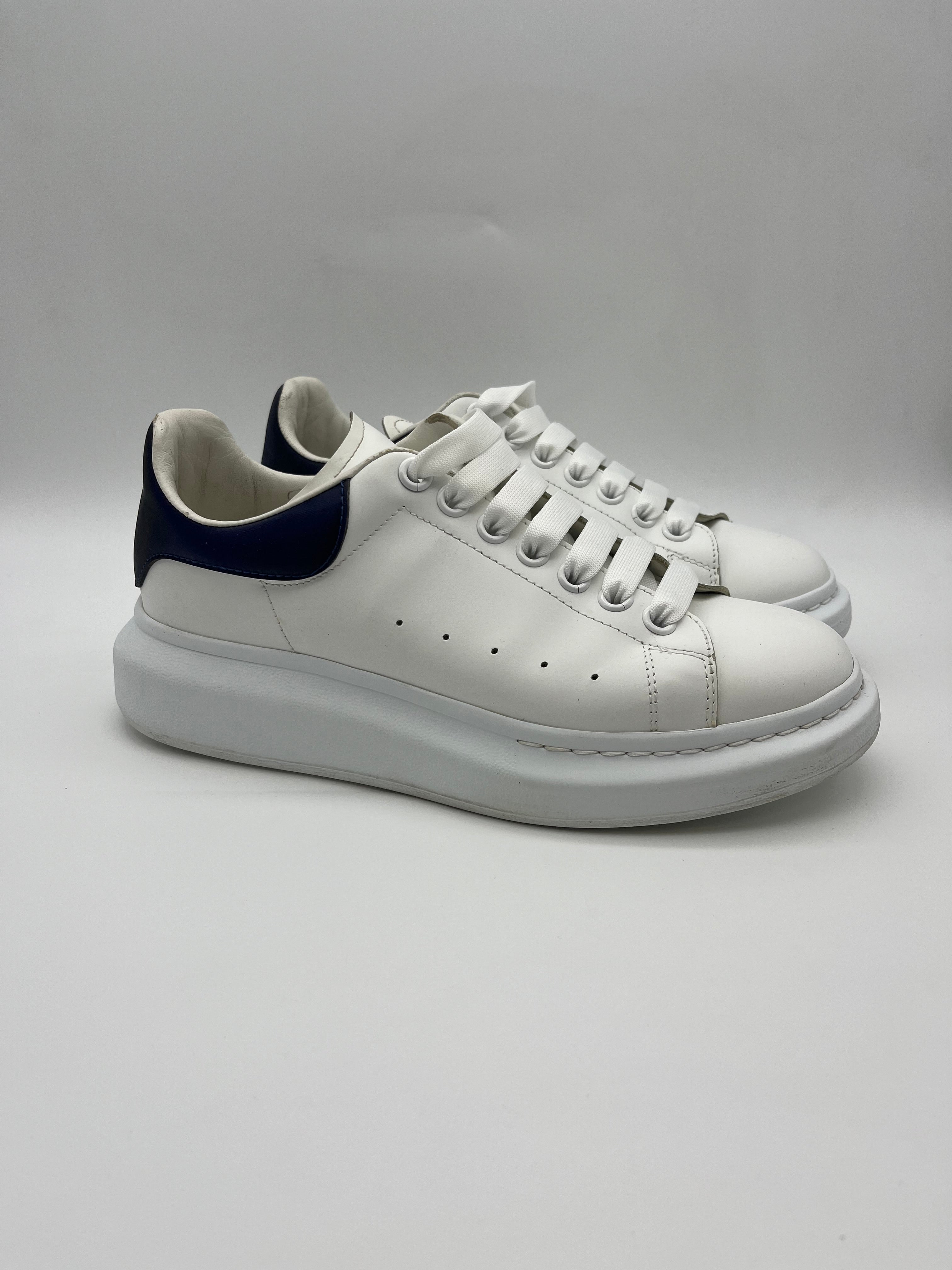 Használt - Alexander McQueen Blue Hologramm (39)