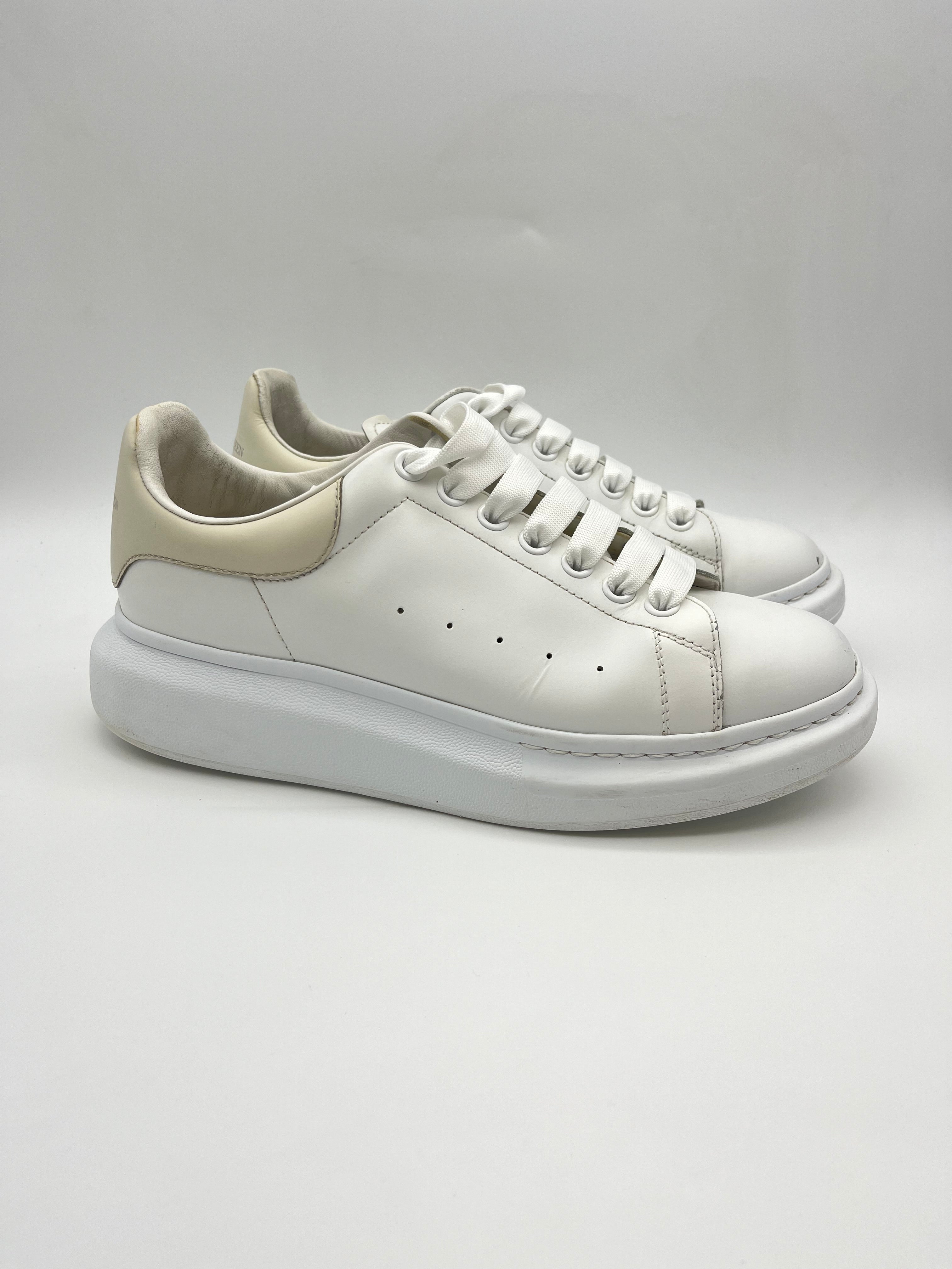 Használt - Alexander McQueen White Cream Heel (41)
