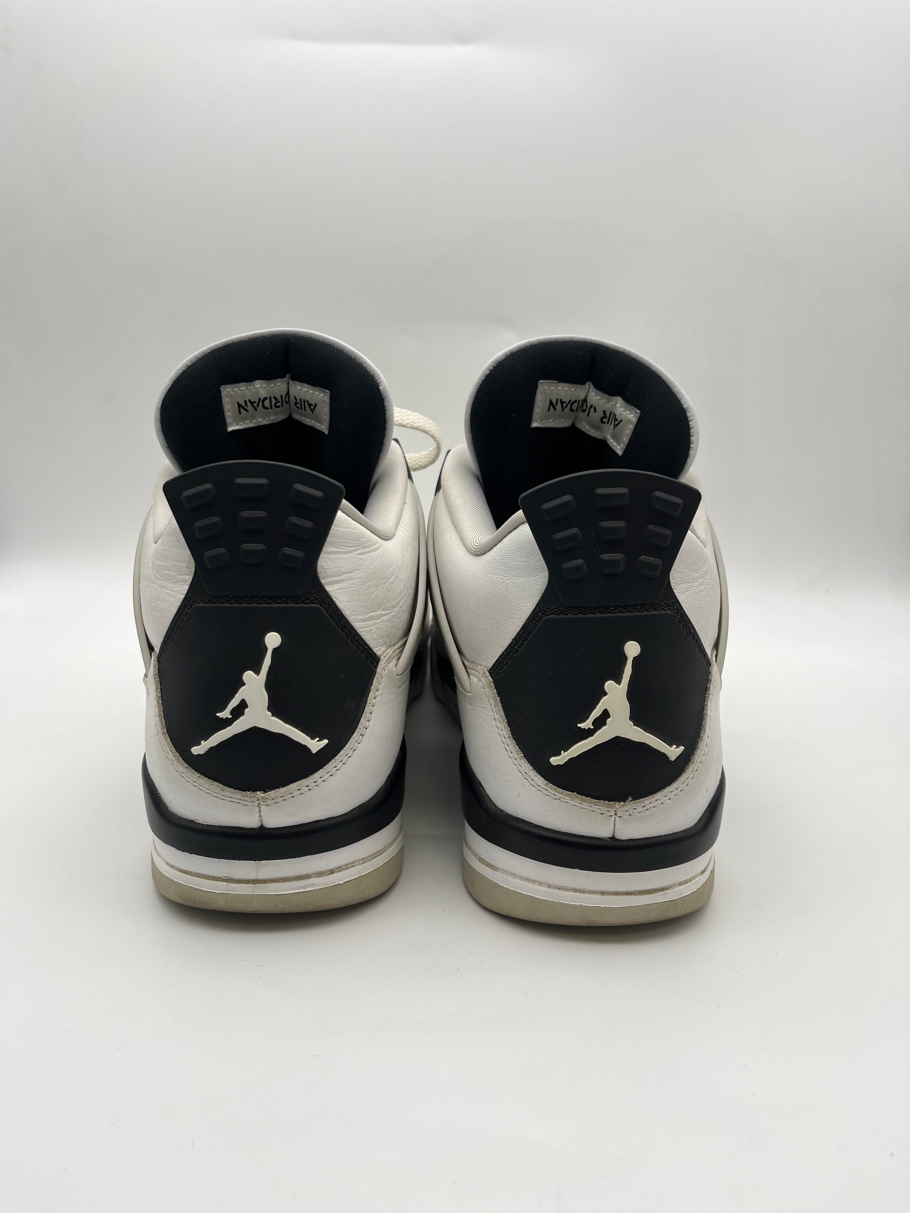 Használt - Jordan 4 Military Black (46)