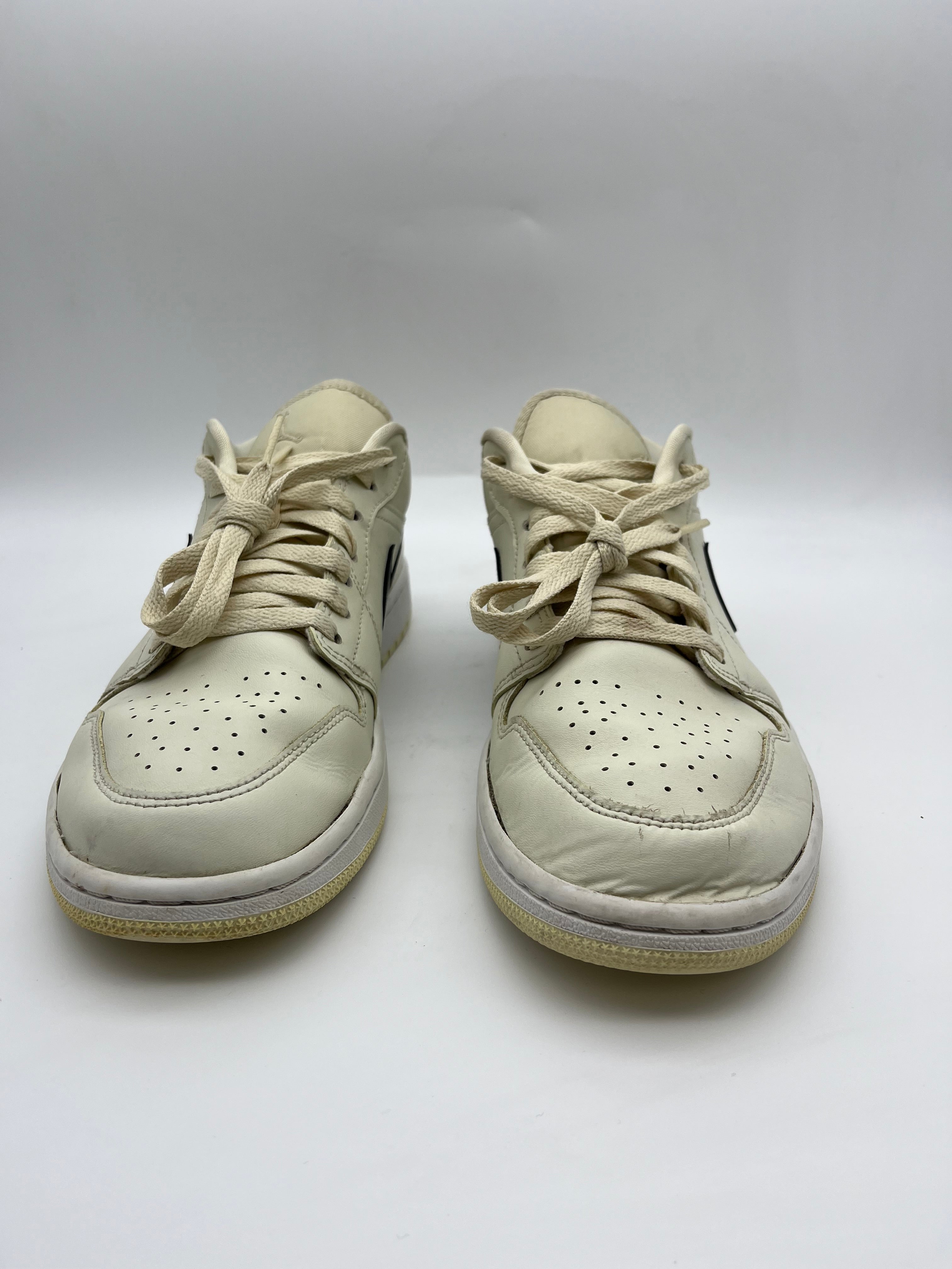 Használt - Jordan 1 Low Coconut Milk (43)