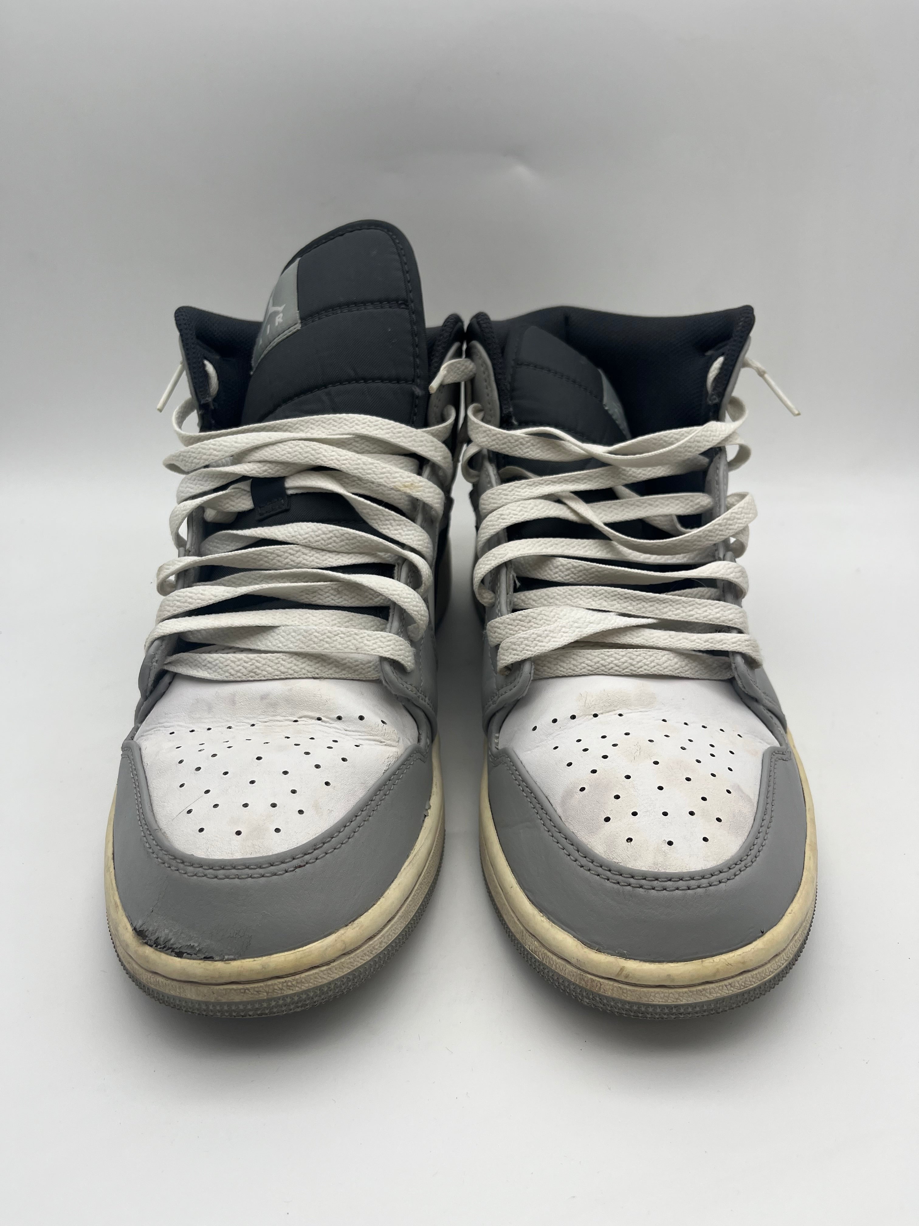 Használt - Jordan 1 Mid Light Smoke Grey (45)