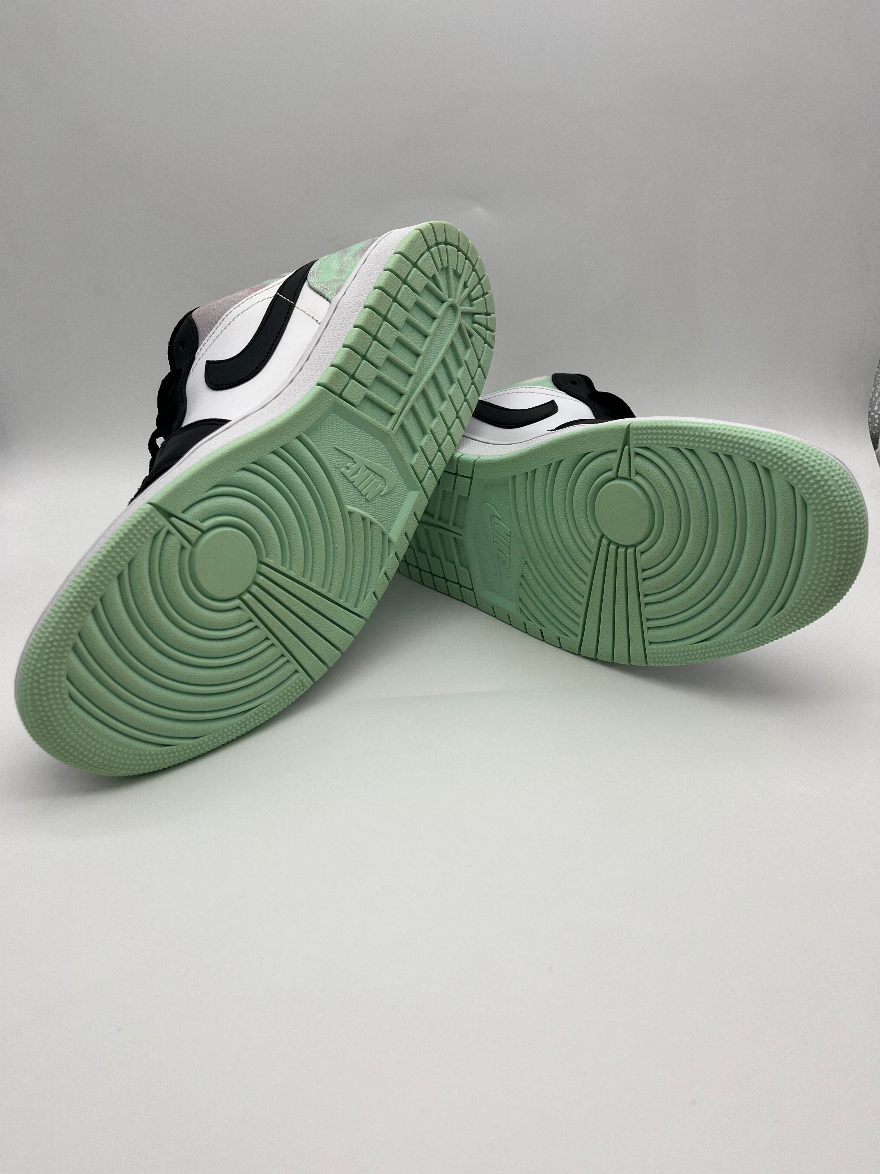 Használt - Jordan 1 Low Tie-Dye (46)