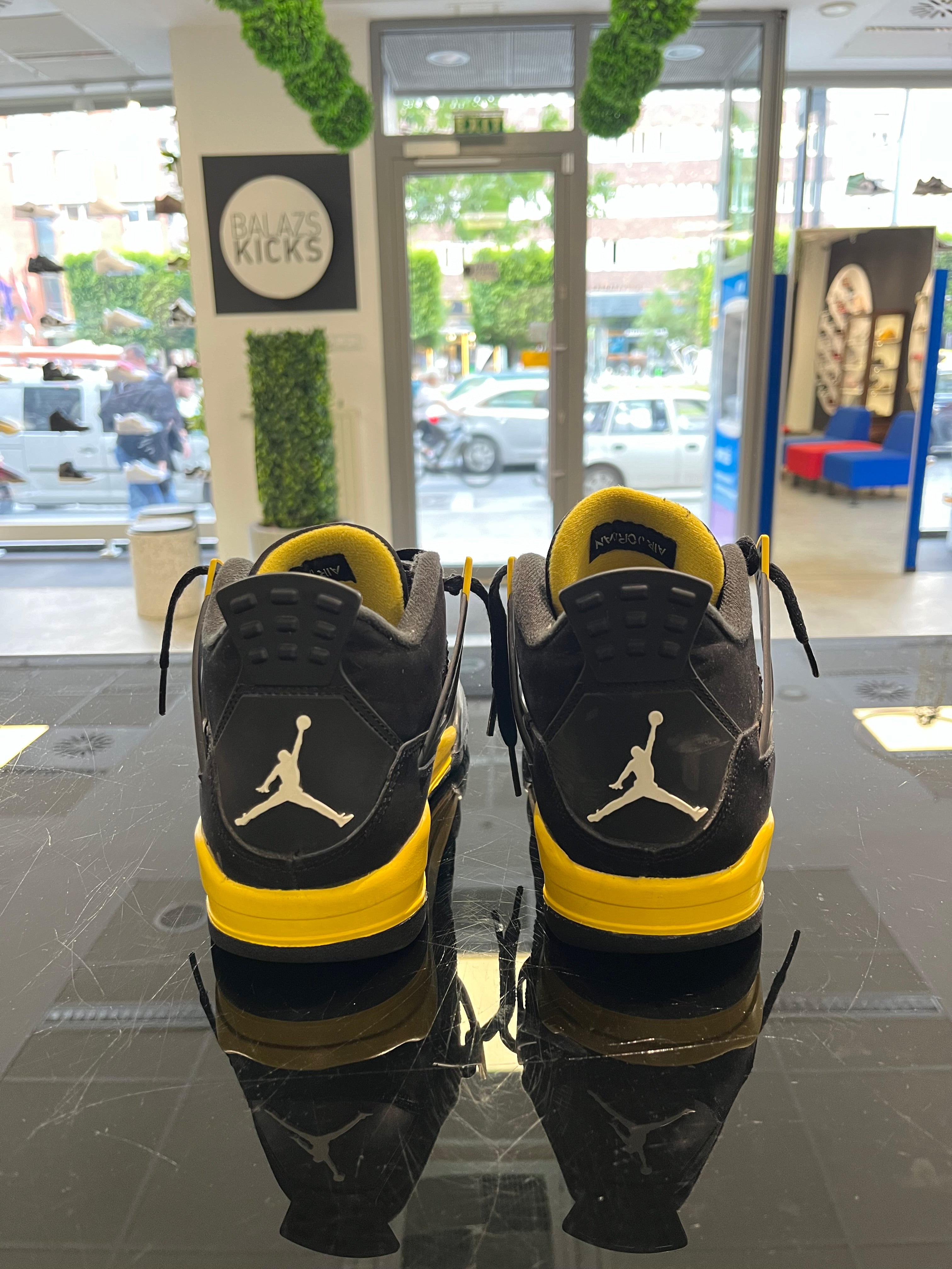 Használt - Jordan 4 Yellow Thunder