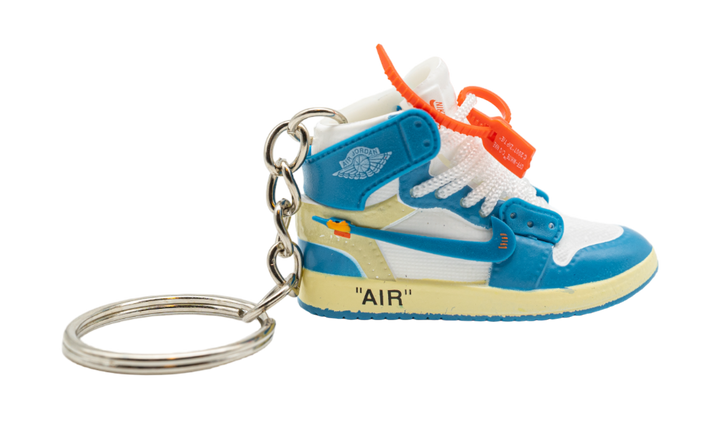 Air Jordan 1 Retro High Off-White University Blue kulcstartó cipő.