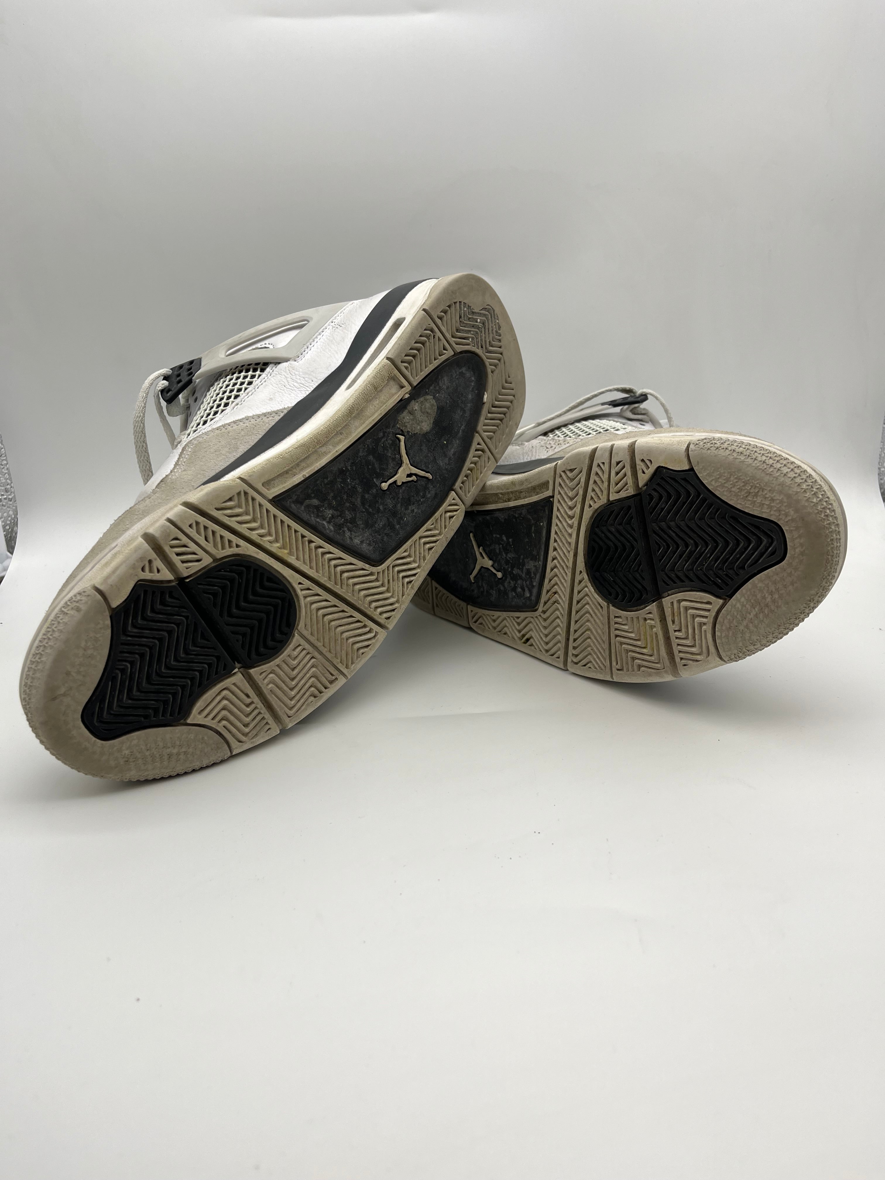 Használt - Jordan 4 Military Black (44)