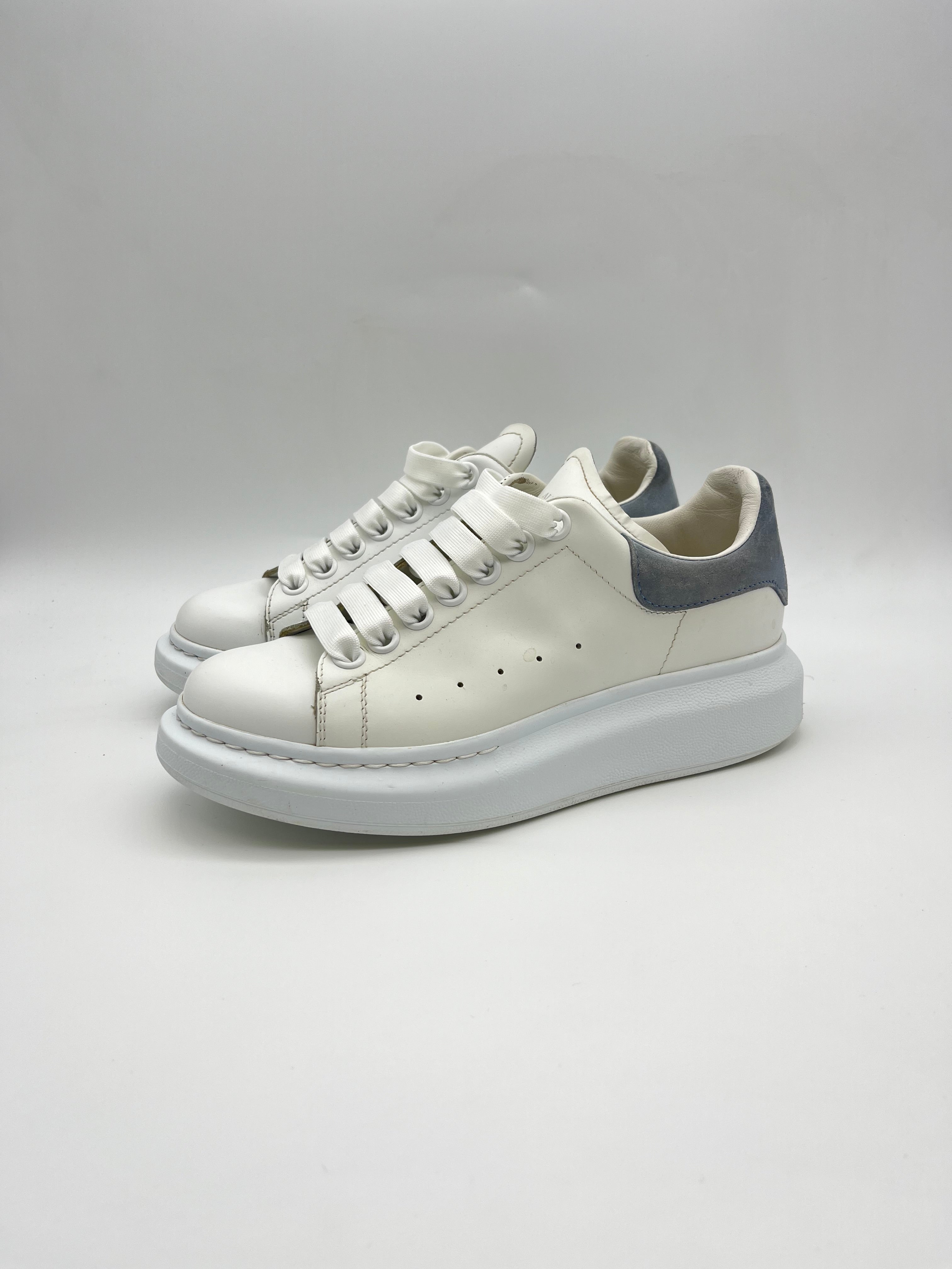 Használt - Alexander McQueen Baby Blue (36)