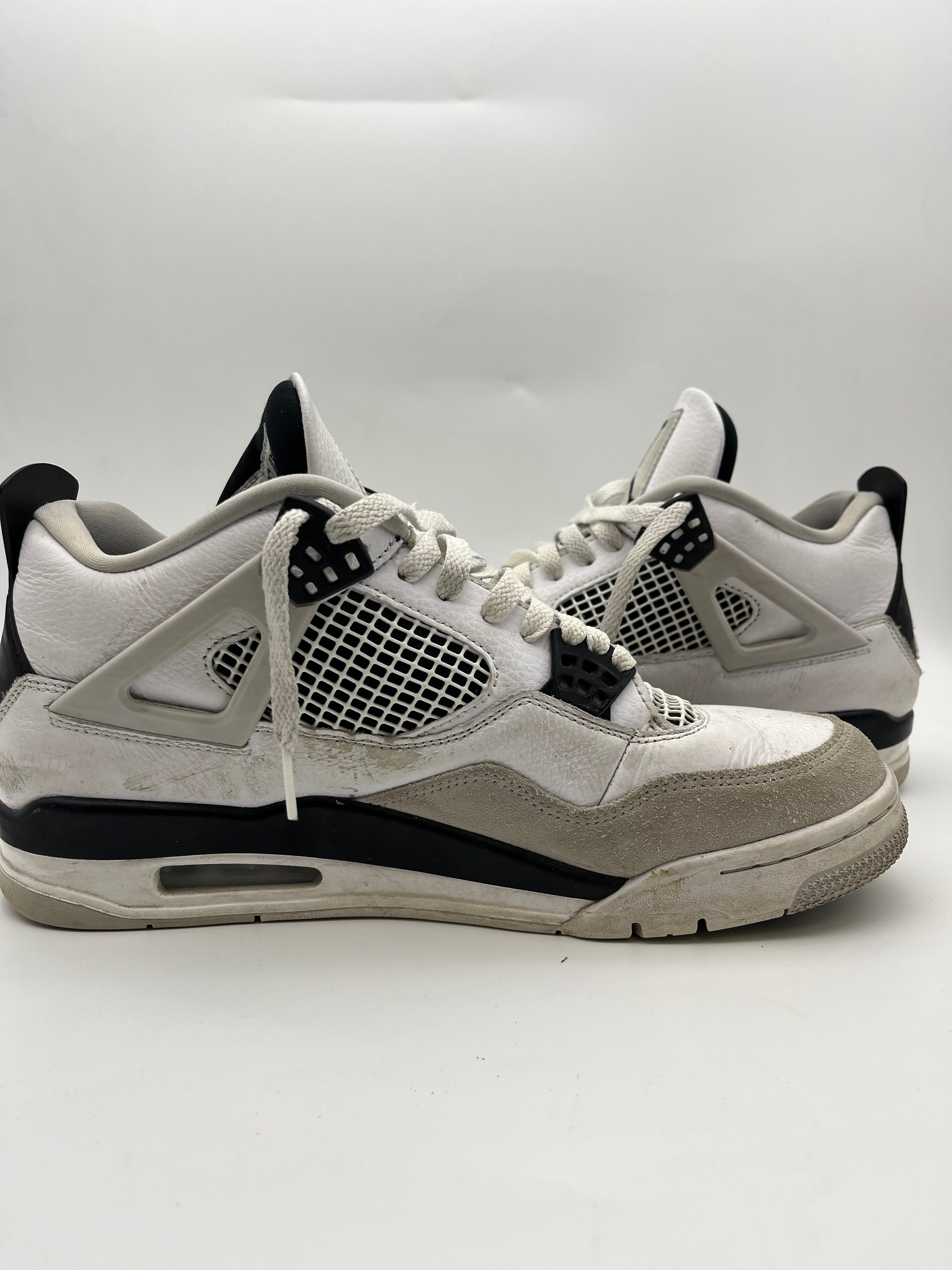 Használt - Jordan 4 Military Black (44)