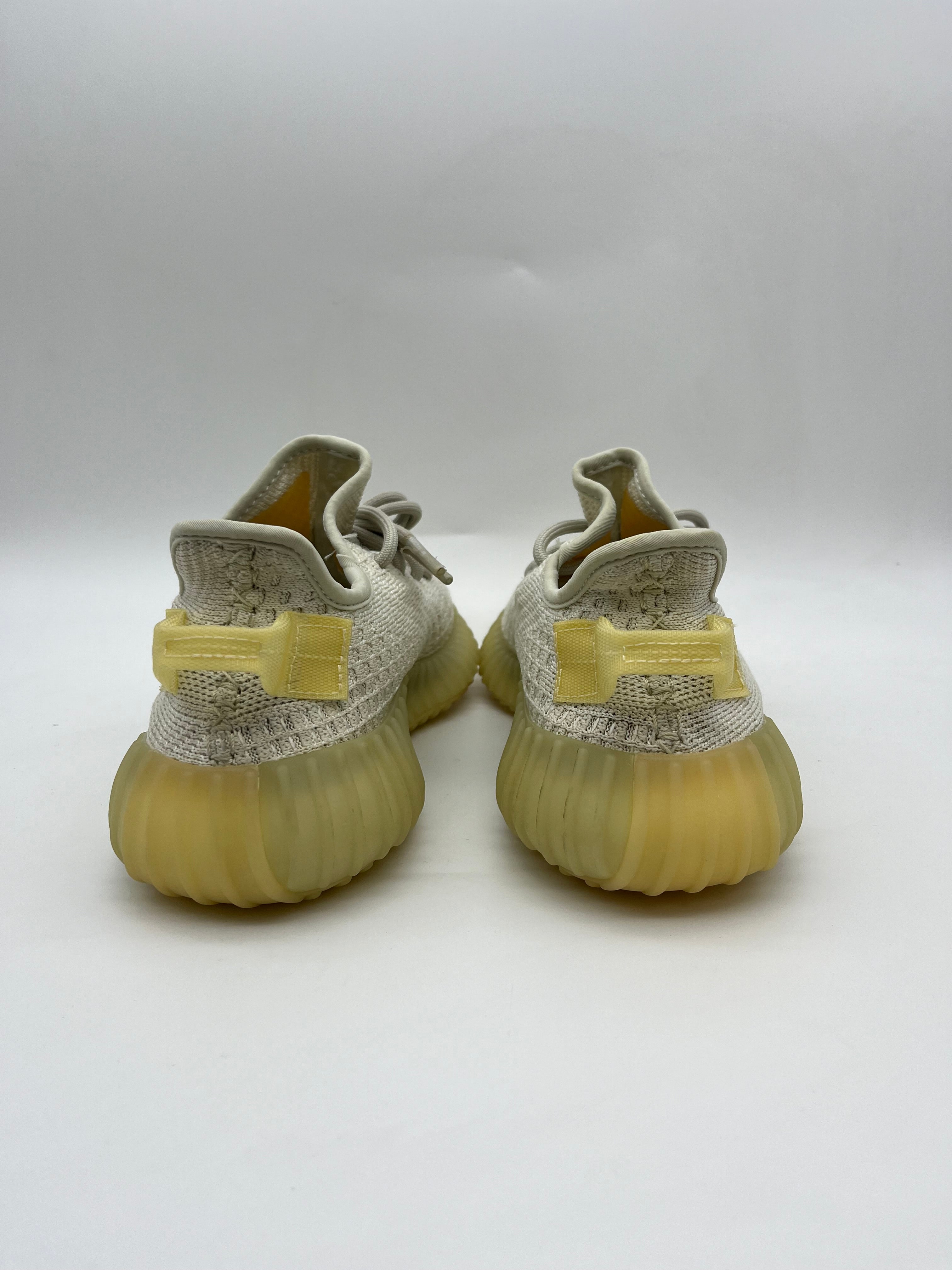 Használt - Yeezy 350 V2 Light (36)
