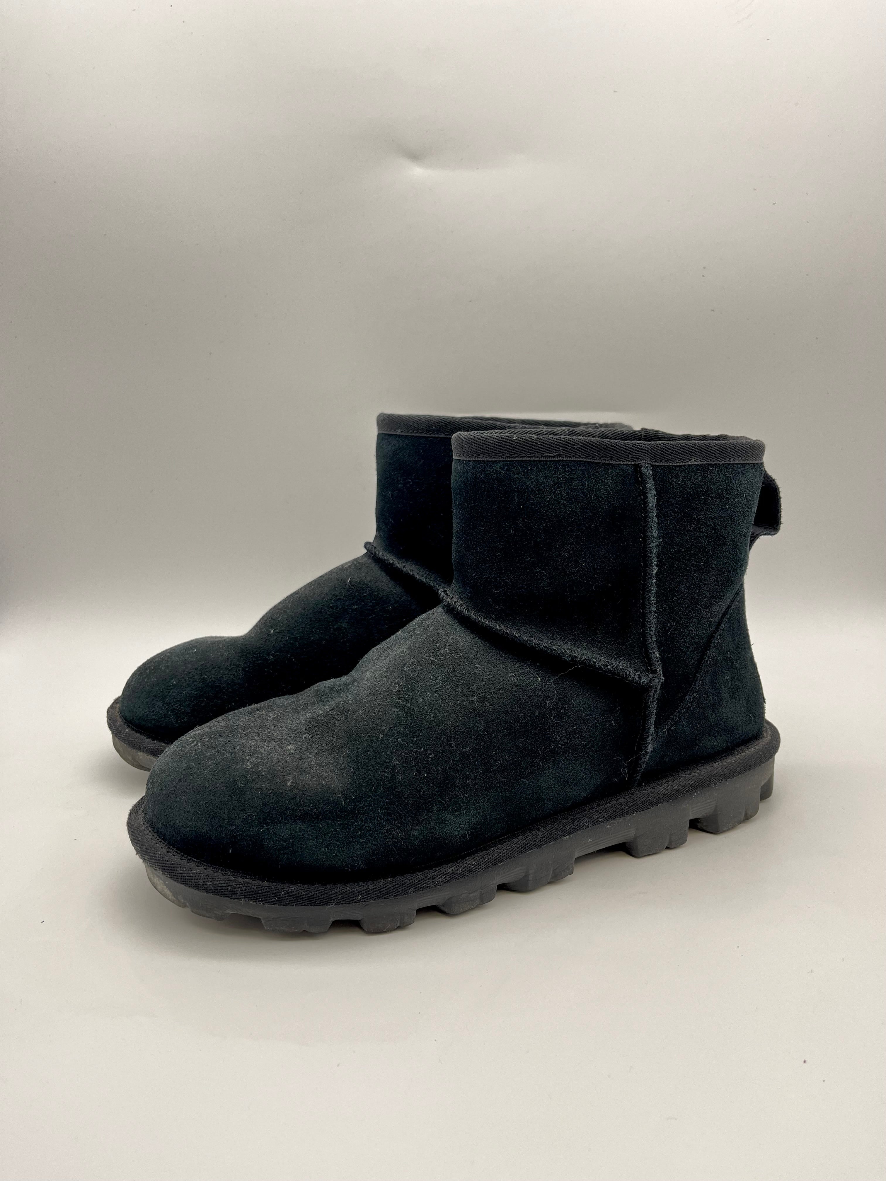 Használt - Ugg Boots Black (39)