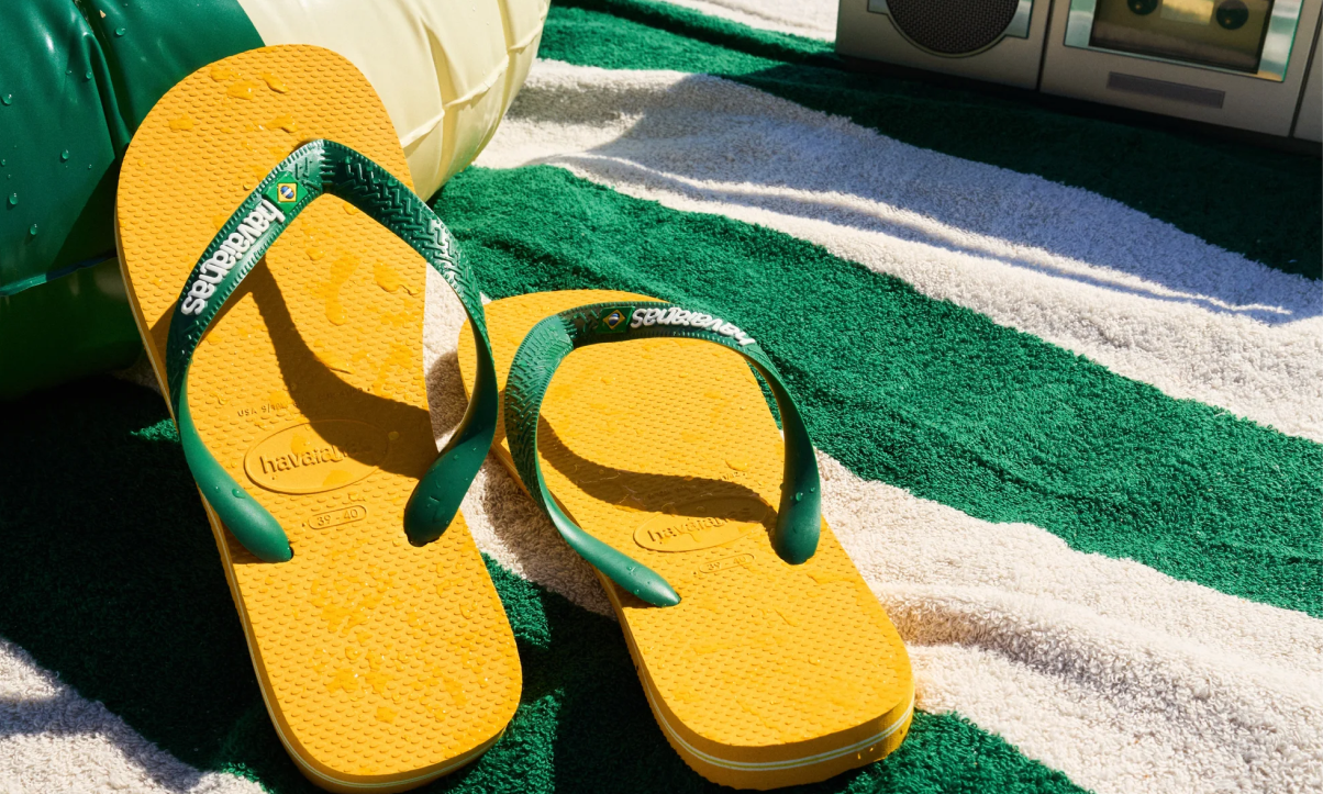 Havaianas Flip-Flops Brasil Logo Yellow