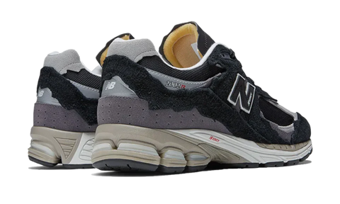 NEW BALANCE 2002R PROTECTION PACK BLACK GREY