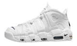 Nike Air More Uptempo 96 cipő fehér színben, kék részletekkel.