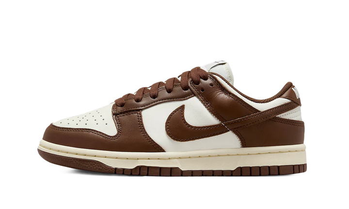 Nike Dunk Low Cacao Wow sneaker fehér és barna színben.
