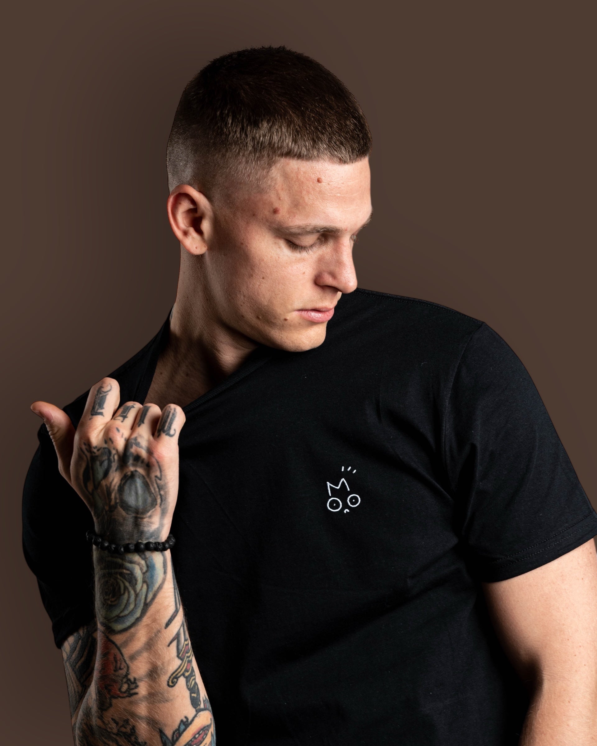 OUT OF MOOD Simpl Tee Black