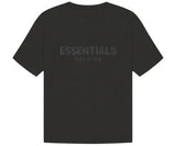 Essentials fekete póló "ESSENTIALS FEAR OF GOD" felirattal.