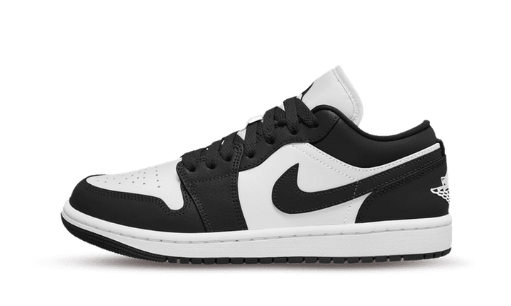 Air Jordan 1 Low Panda fekete-fehér bőr sportcipő.