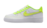 Nike Air Force 1 LV8 GS fehér és neon sárga színben.