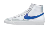 Nike Blazer Mid '77 Vintage fehér bőr cipő kék pipával.