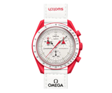Swatch x Omega Moonswatch Mission to Mars piros óra fehér szíjjal.