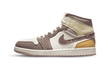 Taupe Haze Air Jordan 1 Mid SE Craft kosárlabdacipő fémes overlayekkel.