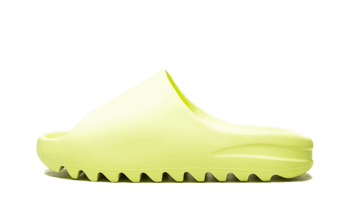 Yeezy Slide Glow Green papucs.