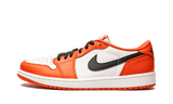 Air Jordan 1 Low OG Starfish cipő fehér, narancssárga és fekete színben.