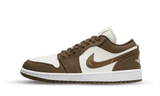 Női Jordan 1 Low SE Light Olive tornacipő világos olívazöld és fehér színben.