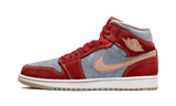 Air Jordan 1 Mid Denim cipő piros és farmer anyagból.