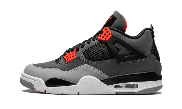 Air Jordan 4 Infrared szürke Durabuck felsőrésszel, fekete hálóval és infravörös részletekkel.