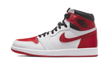 Air Jordan 1 Retro High OG Heritage fehér, piros és fekete bőr cipő.