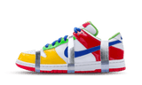Nike Dunk Low x Ebay tornacipő piros, zöld, kék és sárga színű feliratokkal.
