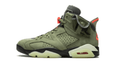 Air Jordan 6 Retro Travis Scott olajzöld cipő fekete és piros részletekkel.