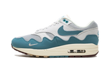 Nike Air Max 1 Patta Waves Noise Aqua sneaker with aqua wavy mudguard.