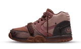 Nike Air Trainer 1 SP Travis Scott Wheat cipő barna vászonból, cipzáras zsebekkel.