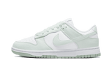 Női Nike Dunk Low Next Nature White Mint cipő fehér és menta színben.