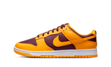 Nike Dunk Low Retro University Gold Arizona cipő bordó és sárga színben.