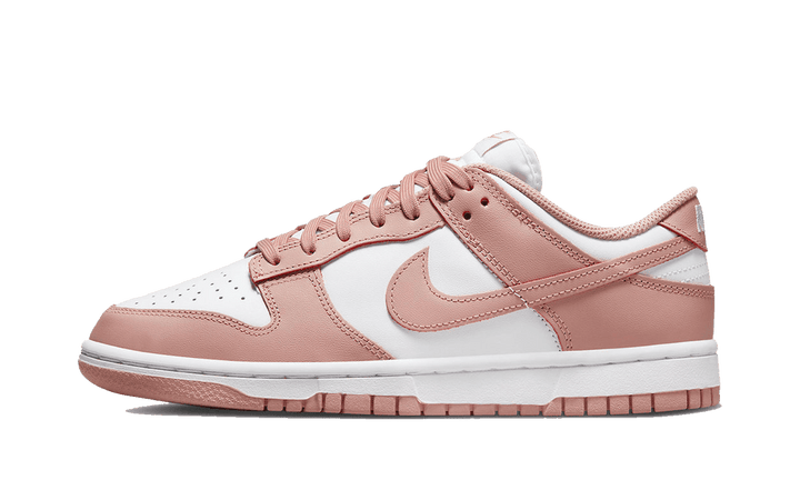 Nike Dunk Low Rose Whisper női cipő fehér és rózsaszín bőrrel.
